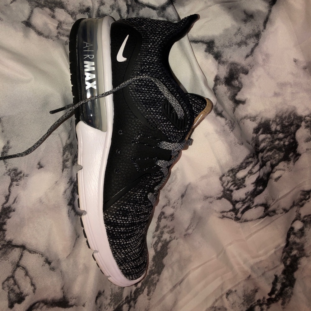 Nike AirMax Sneakers